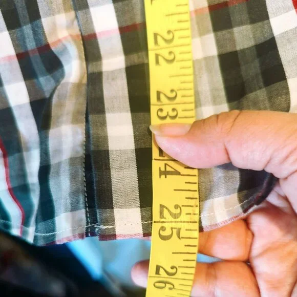 IZOD Boys Button Up Long Sleeve Dress Shirt Plaid Size Large (10/12) Black Red - Picture 6 of 6